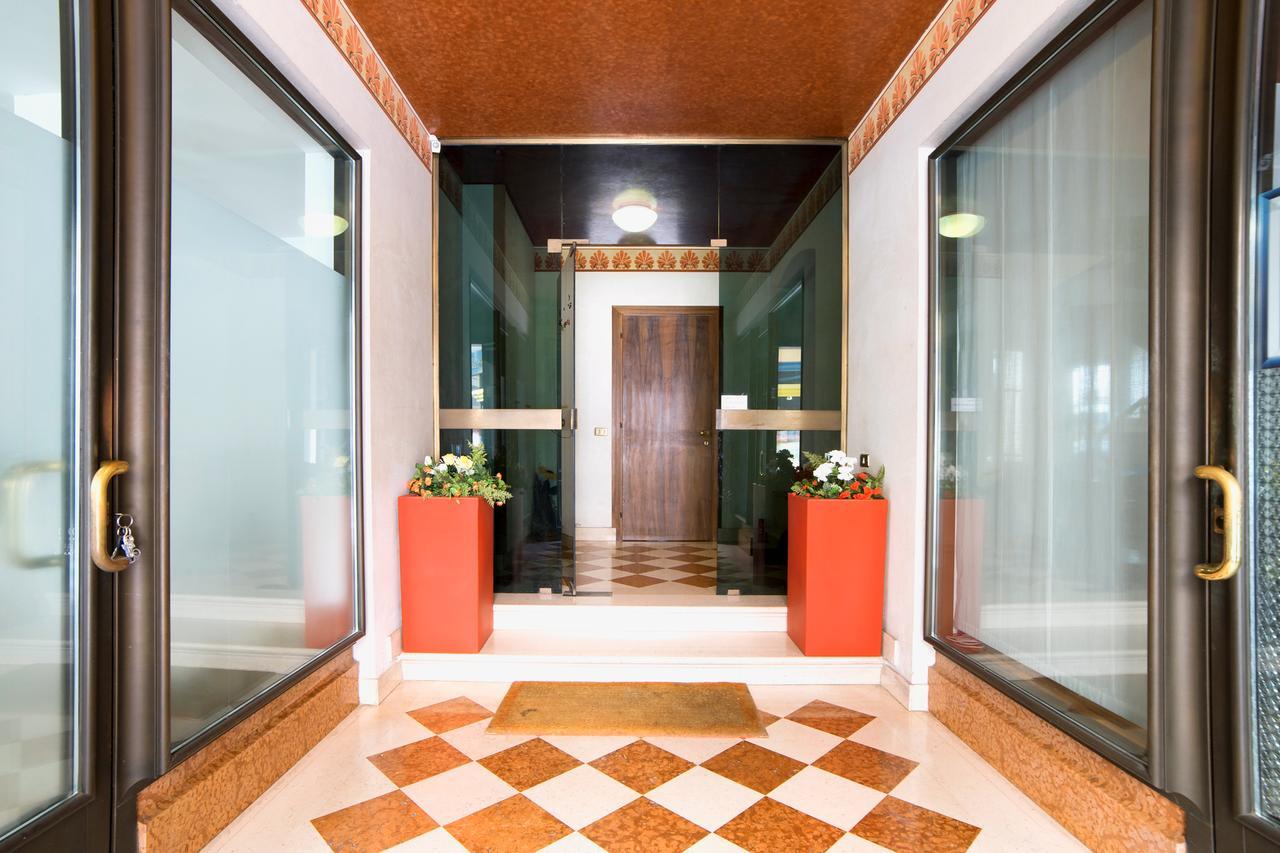 Holiday Treviso Suite Venezia Kültér fotó